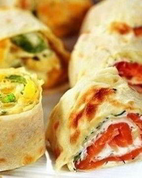 Роллы из лаваша с красной рыбой и ветчиной