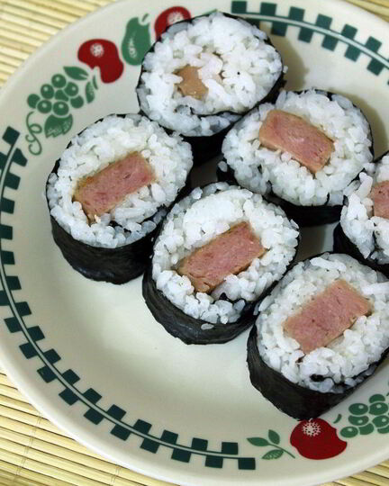 Рецепт роллов с колбасой