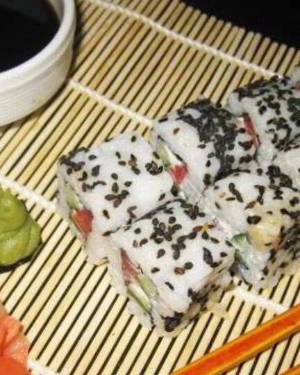 Рецепт роллов с огурцом и сыром