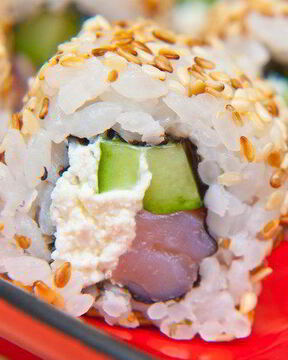 Роллы Урамаки