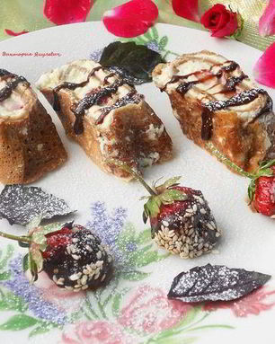 Сладкие роллы из шоколадных блинчиков с клубникой и лимонным курдом