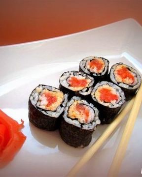 Спайси роллы с лососем