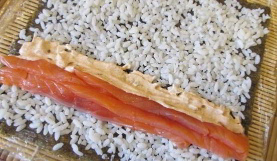 спайси роллы с лососем