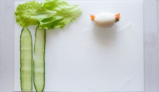 спринг-роллы с кальмарами и тунцом