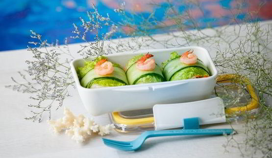 спринг-роллы с кальмарами и тунцом