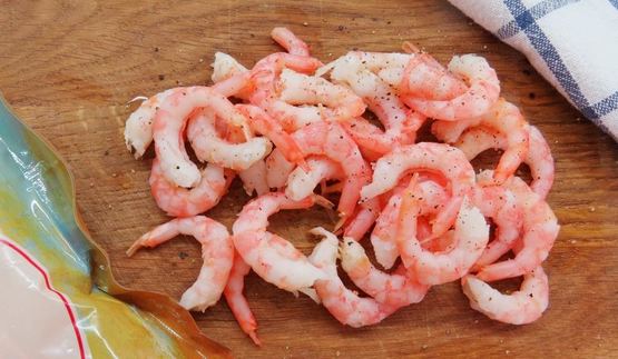 спринг-роллы с креветками