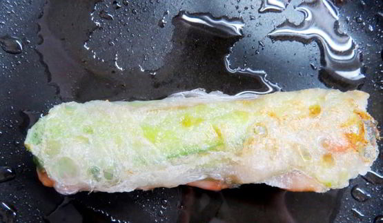 спринг-роллы с креветками