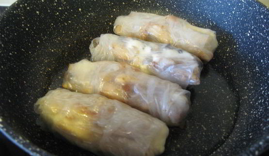 спринг-роллы с курицей, грибами и сливочным сыром