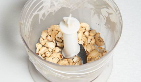 спринг-роллы с овощами и соусом