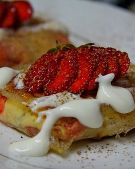 Рецепт спринга-роллов с творогом, клубникой и бананом