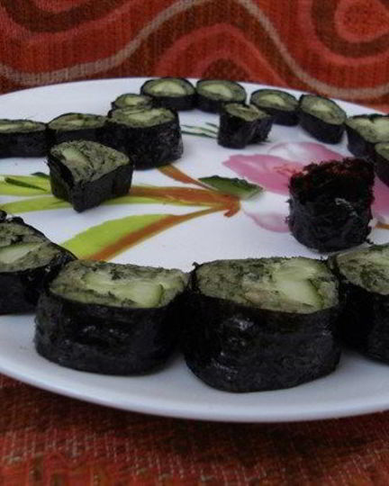 Рецепт сыроедческих роллов с огурцом и рукколой
