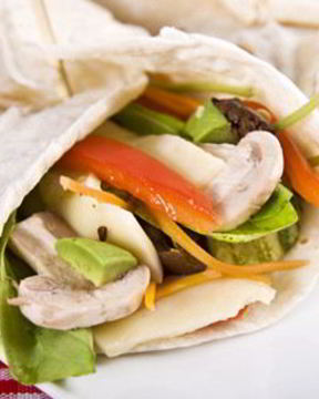 Весенние роллы с авокадо и овощами