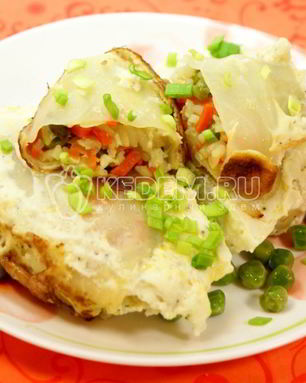Капустные рулетики в омлете