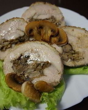 Куриный рулет с шампиньонами