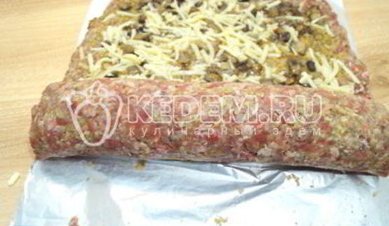 мясной рулет с грибами и сыром новогодний