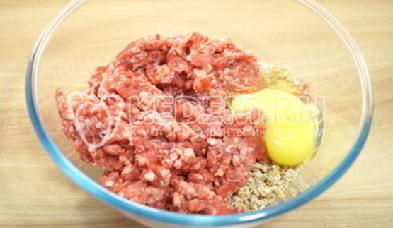 мясной рулет с грибами и сыром новогодний