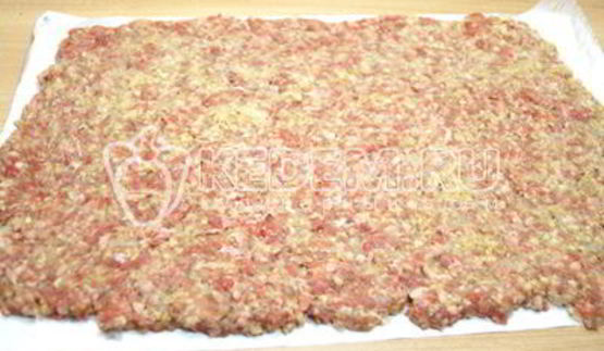 мясной рулет с грибами и сыром новогодний