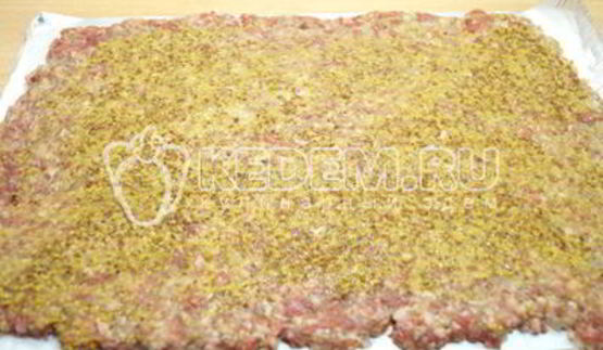 мясной рулет с грибами и сыром новогодний