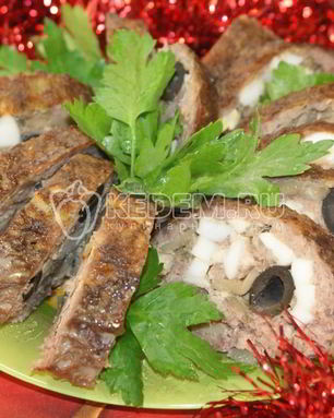 Мясной рулет с грибами