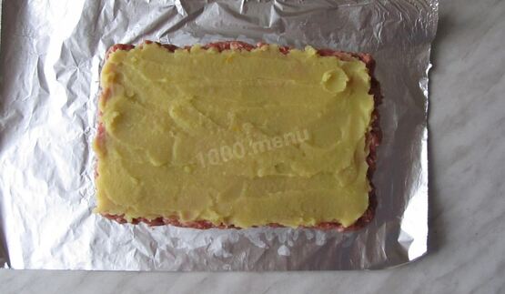 мясной рулет с овощами