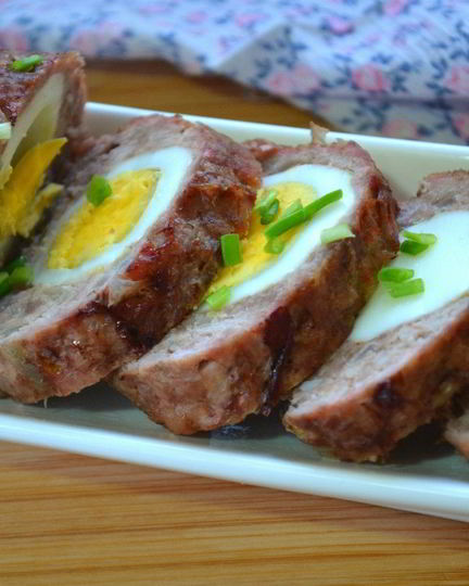 Рецепт мясного рулета с яйцом в духовке