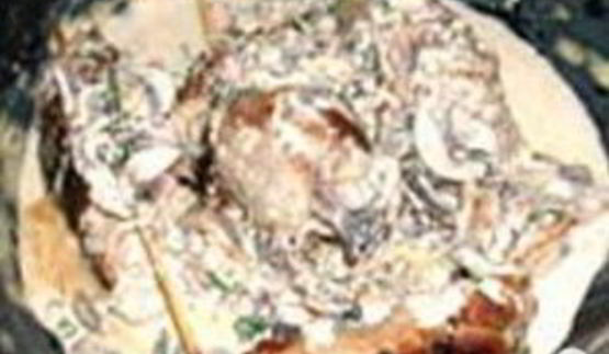 мясные рулетики с ореховой начинкой