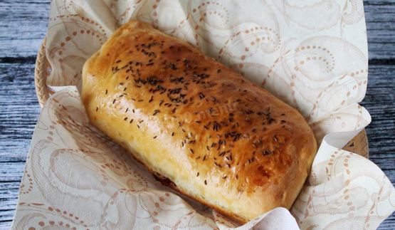 постный рулет с луком дрожжевой