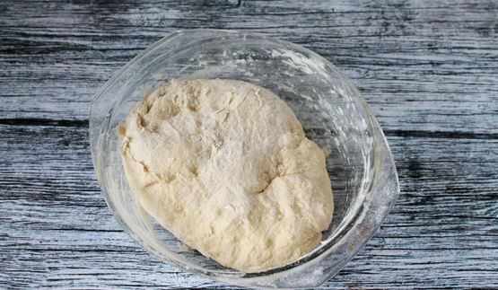 постный рулет с луком дрожжевой