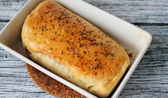 постный рулет с луком дрожжевой