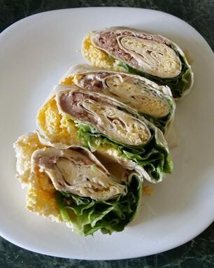 Рулет из лаваша с печенью трески