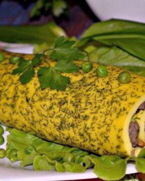 Рулет из омлета с грибами