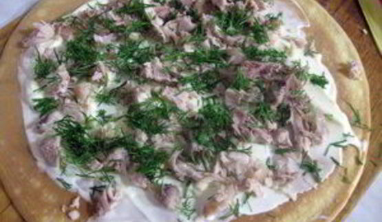 рулет из омлета с курицей