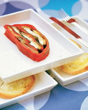 Рулет из перца с баклажанами