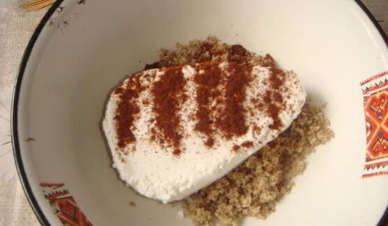 рулет с пикантной творожной начинкой