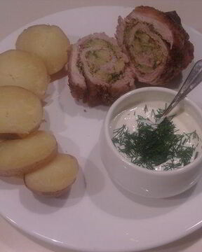 Рулетик из свининки с броколи