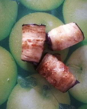 Рулеты из баклажанов с сыром и грецкими орехами