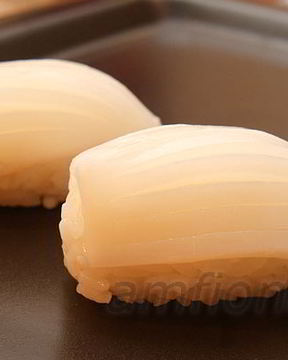 Нигири-суши с кальмаром