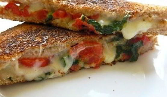 капрезе сэндвич