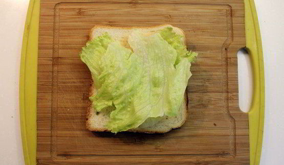 клаб-сэндвич с беконом, яйцом и сыром