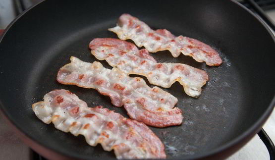 сэндвич с беконом и сыром