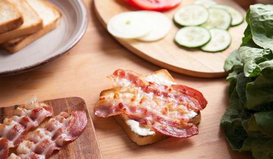 сэндвич с беконом и сыром