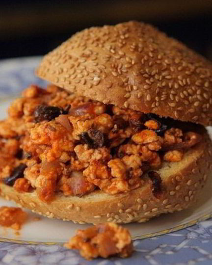 Рецепт сэндвича с индейкой, изюмом и оливками