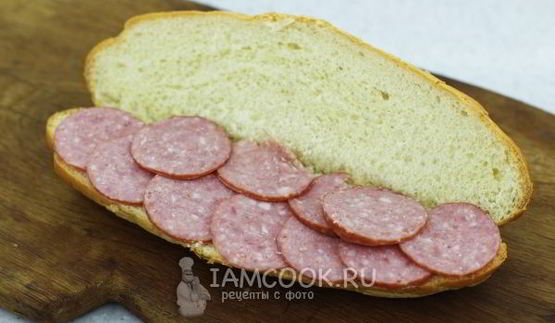 сэндвич с колбасой