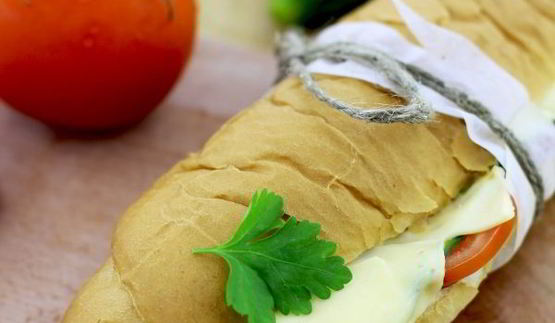 сэндвич с колбасой