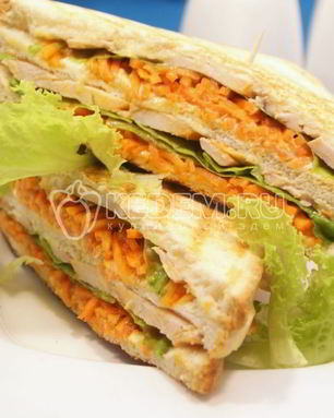 Сэндвич с копченой курицей
