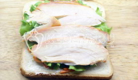 сэндвич с копченой курицей