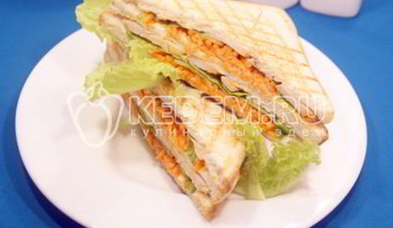 сэндвич с копченой курицей