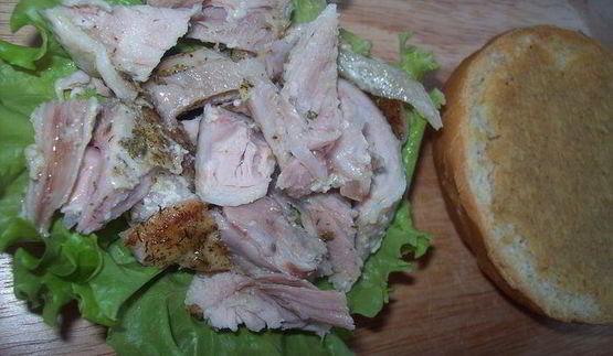 сэндвич с курицей, горчицей и перепелиным яйцом