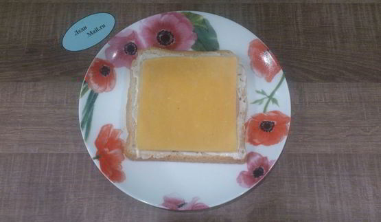 сэндвичи с колбасой и сыром