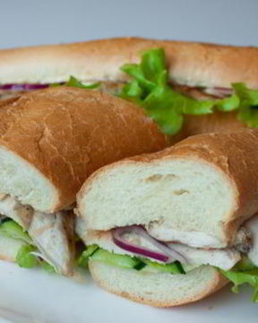 Сэндвичи с курицей и маринованным цуккини